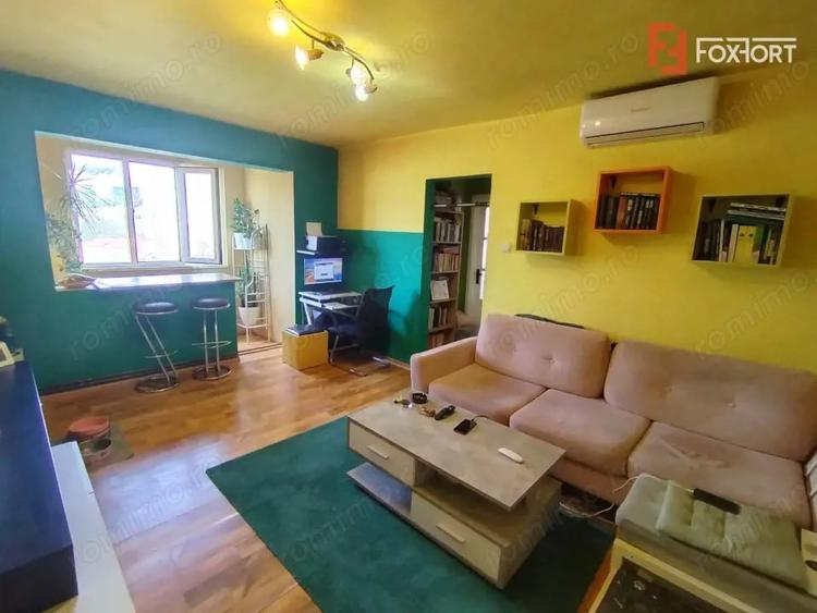 Apartament cu 4 camere semidecomandat, mobilat în Spitalul Județean