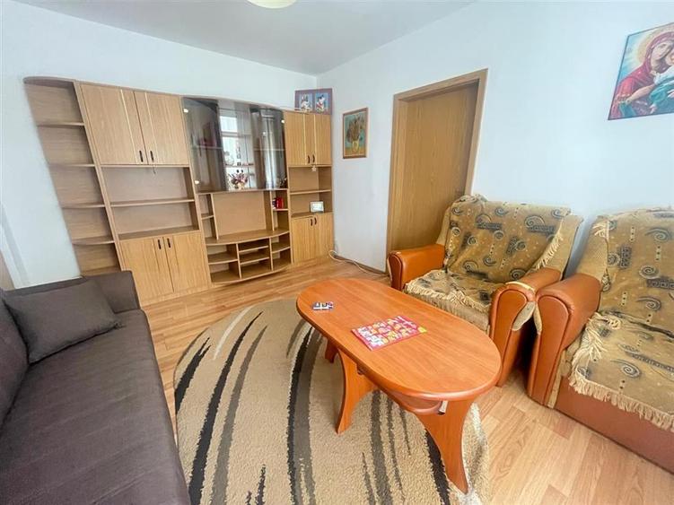 Apartament cu 2 camere nedecomandat, mobilat în Hipodrom 2