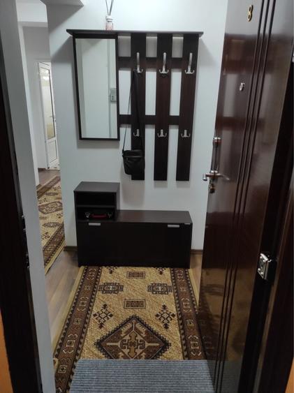 Apartament cu 3 camere decomandat în Exterior Vest