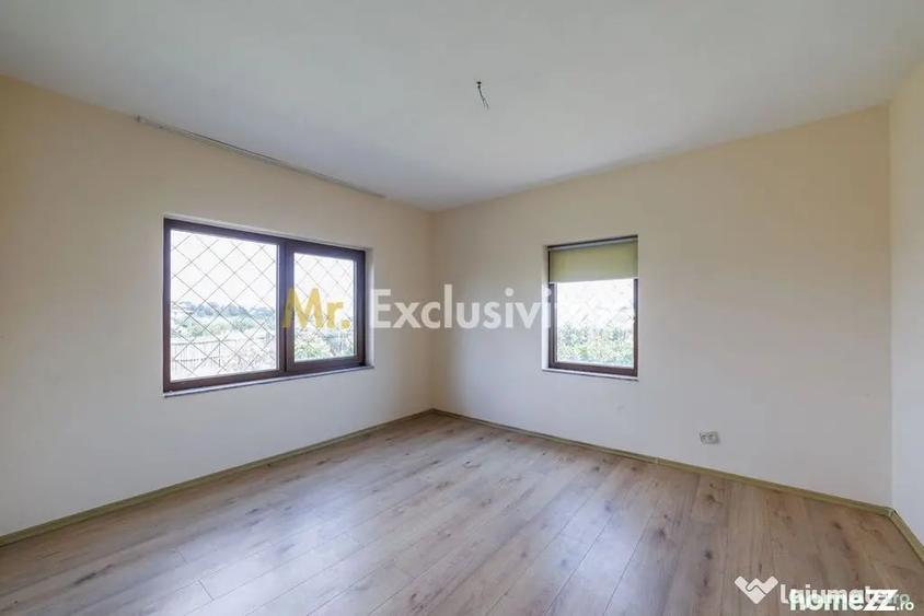 Casă cu 4 camere cu Teren 705 Mp în Central