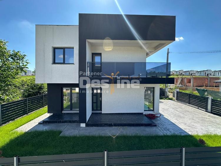 Duplex cu 4 camere cu Teren 300 Mp în Rediu