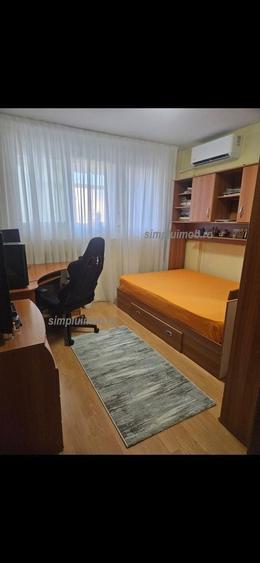 Apartament cu 3 camere decomandat, mobilat în Brâncoveanu