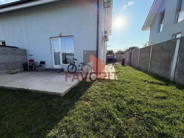 Duplex cu 3 camere cu Canalizare în Sânandrei