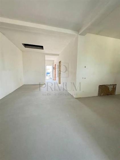 Duplex cu 3 camere cu Canalizare în Moșnița Nouă