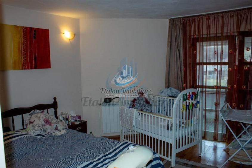 Casă individuală cu 5 camere cu Canalizare în Dărmănești
