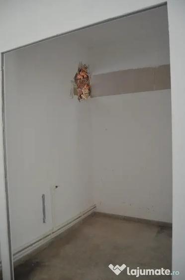 Spațiu comercial, de 250 mp, în Central