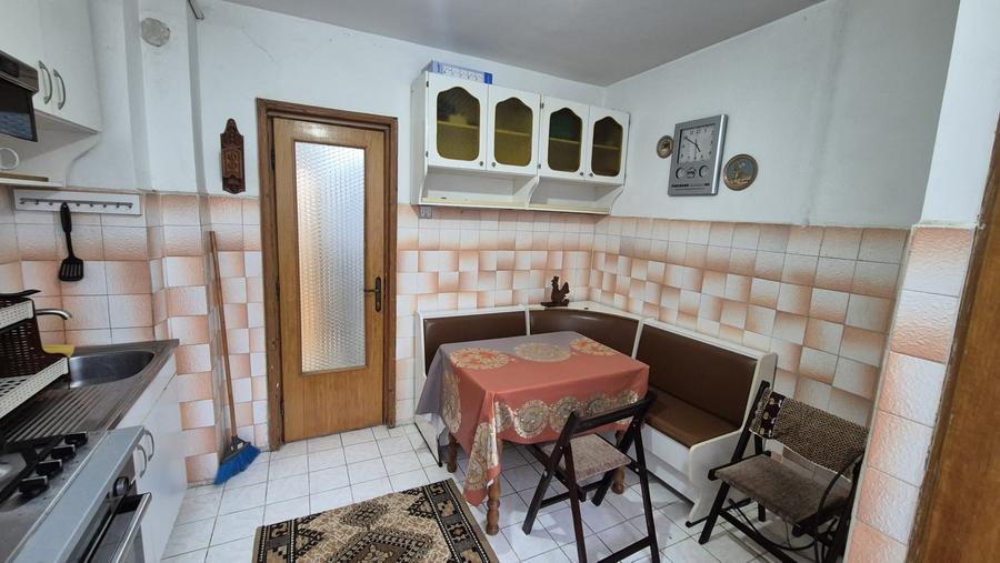 Apartament cu 3 camere decomandat în Țiglina 1