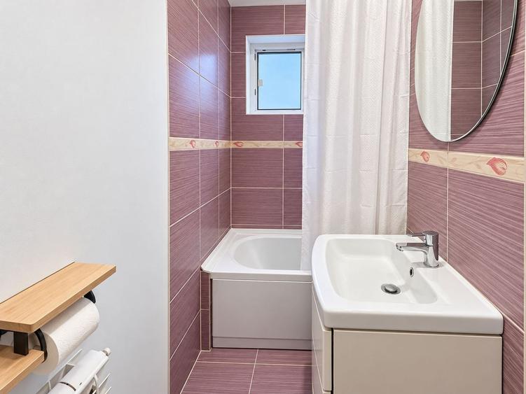 Apartament cu 3 camere decomandat, mobilat în Aurel Vlaicu