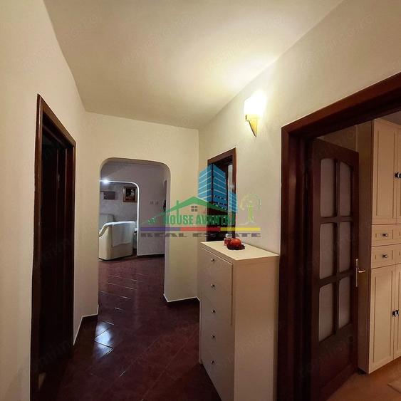 Apartament cu 4 camere decomandat în Central