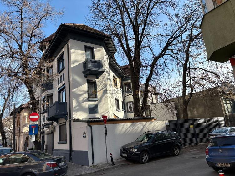 Apartament cu 3 camere decomandat, mobilat în Moșilor