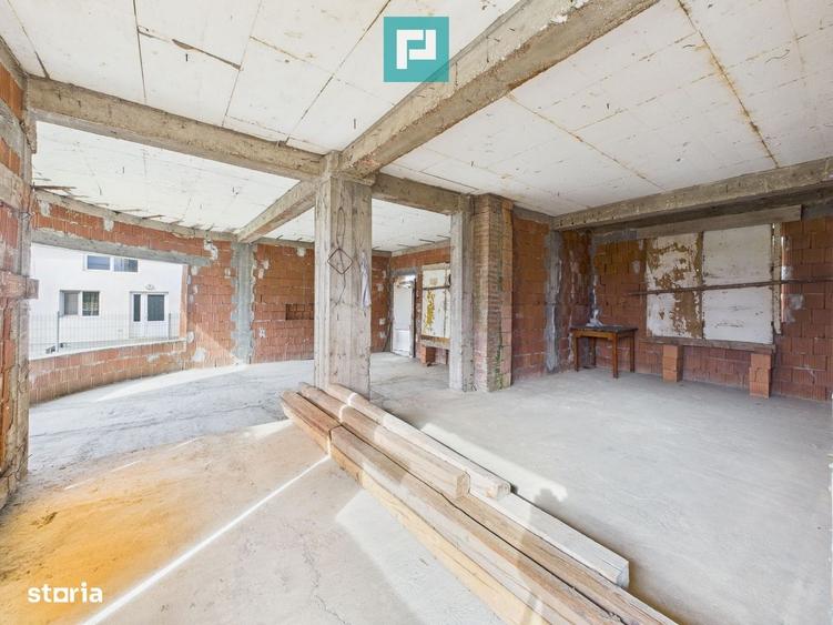 Casă cu 4 camere cu Teren 1455 Mp în Bodrogu Nou