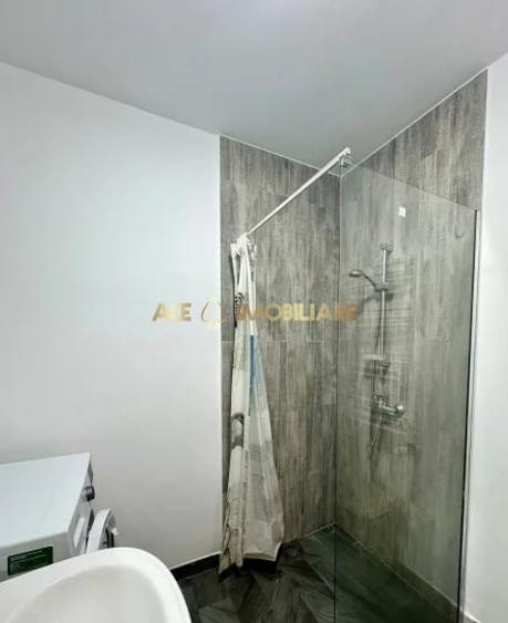 Apartament cu 2 camere decomandat, mobilat în Parcul Carol