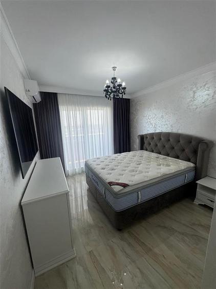 Penthouse cu 4 camere decomandat în Vest