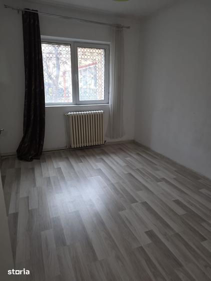 Apartament cu 3 camere decomandat în Piața Unirii