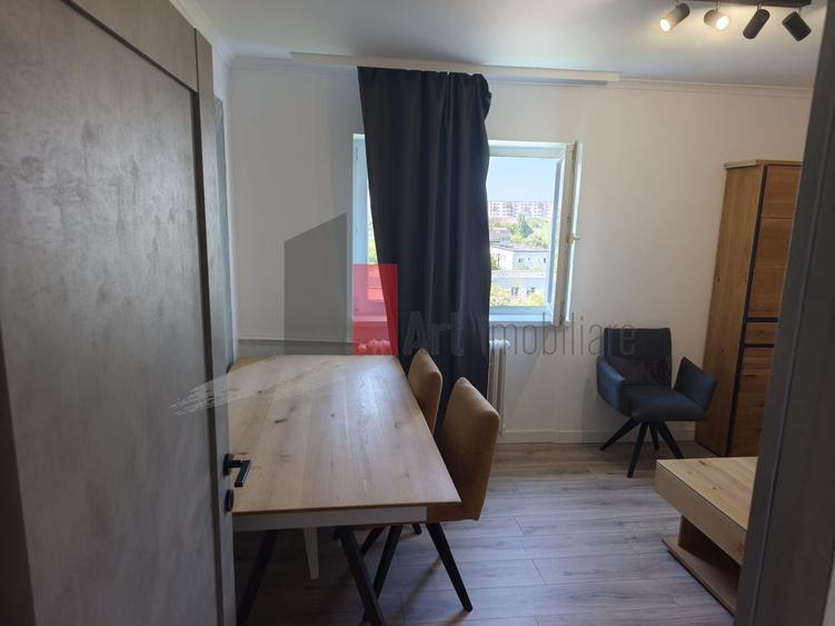 Apartament cu 2 camere decomandat, mobilat în Brâncoveanu