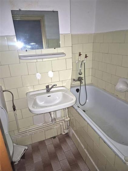 Garsonieră decomandată în Gării
