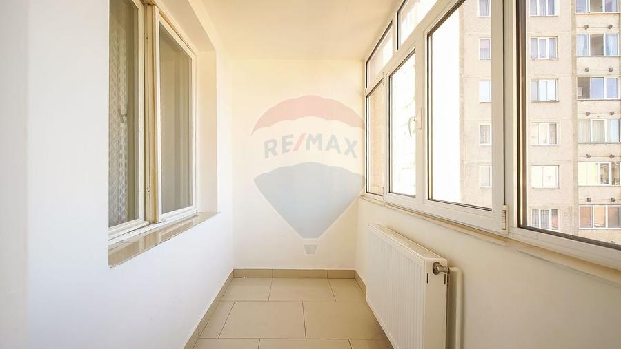 Apartament cu 3 camere semidecomandat, mobilat în Astra