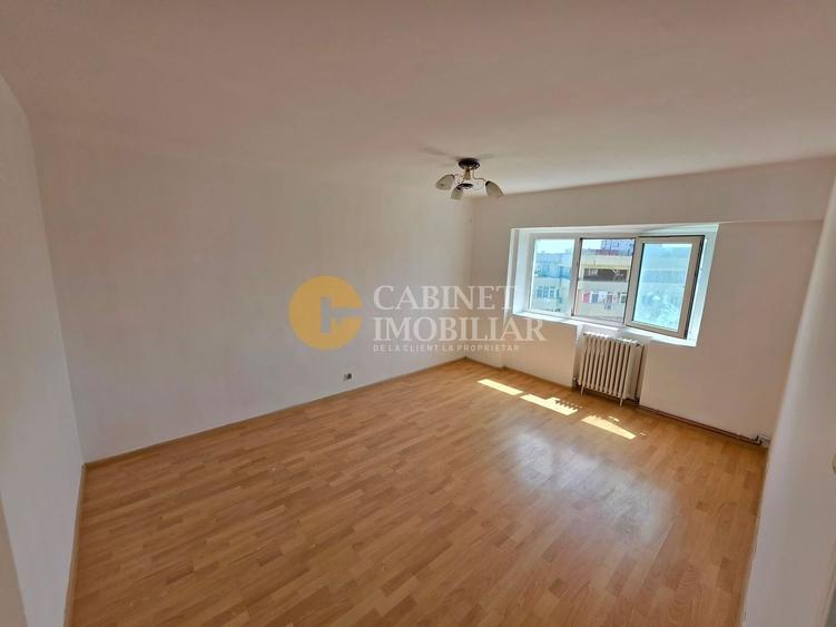 Apartament cu 3 camere decomandat în Alexandru cel Bun