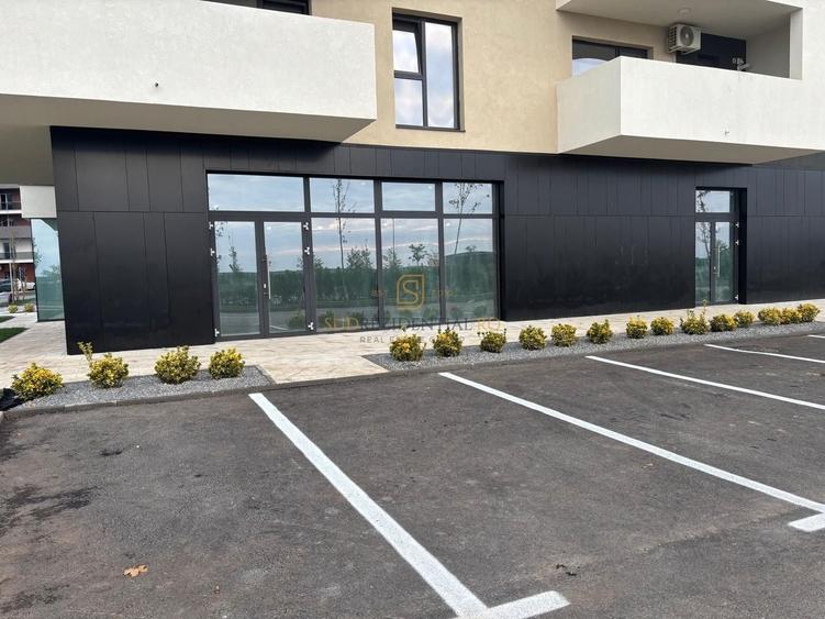Spatiu comercial excelent, 142 mp, vitrina ampla, locuri de parcare - 6