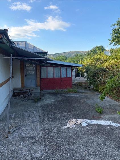 Casă cu Teren 4600 Mp în Văleanca-Vilănești