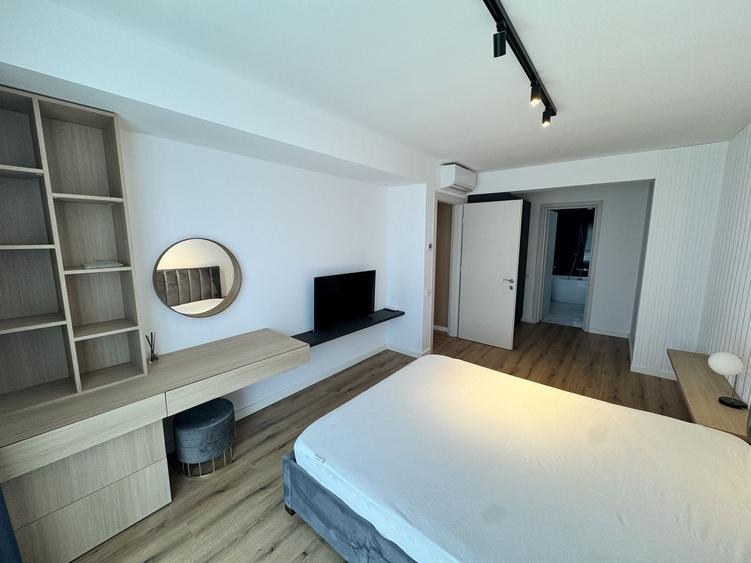 Apartament cu 4 camere semidecomandat în Iancu Nicolae