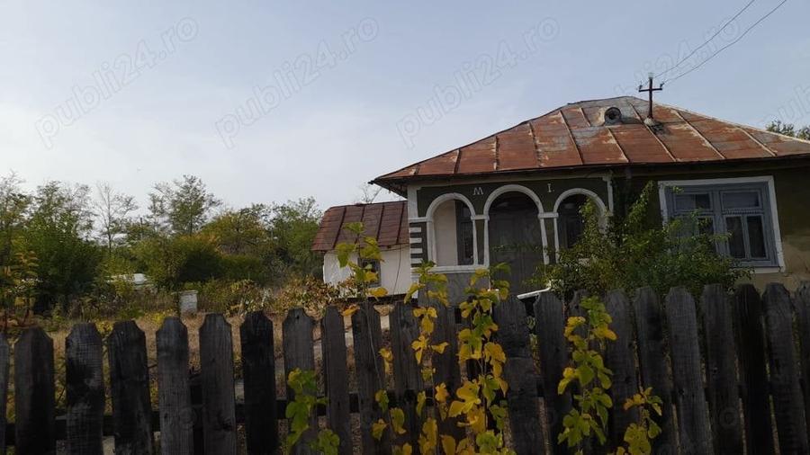 Casă cu 4 camere în Brădeanu