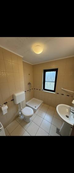 Casă cu 8 camere cu Teren 500 Mp în Central