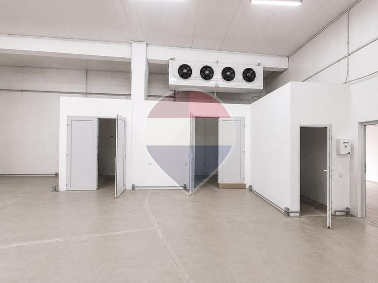 Spațiu industrial, de 590 mp, în Aeroport