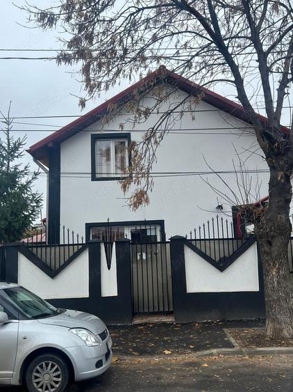 Casă cu 3 camere cu Teren 80 Mp în Roșu