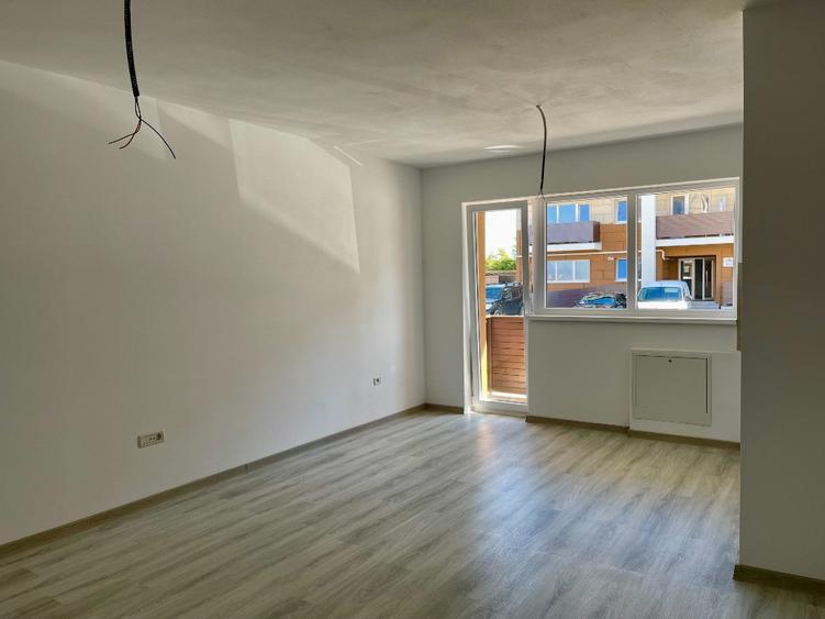 Apartament cu 2 camere semidecomandat în Sânpetru