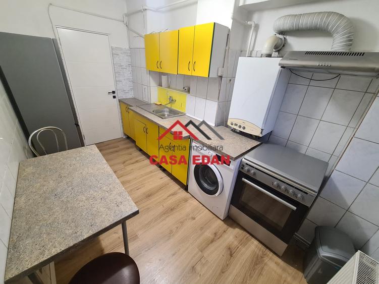 Apartament cu 3 camere decomandat în Câmpina