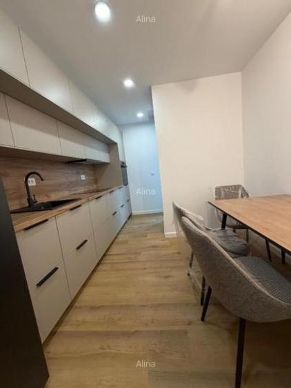 Apartament cu 3 camere decomandat, mobilat în Berceni