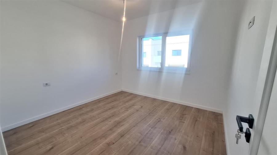 Duplex cu 4 camere cu Canalizare în Valea Lupului