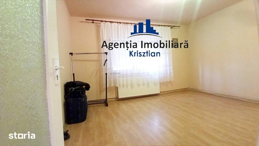 Apartament cu 2 camere decomandat în Burdea