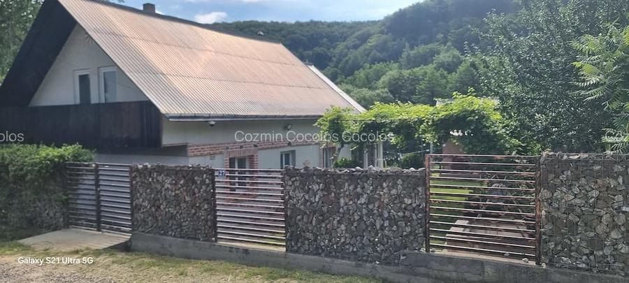 Vand casa complet utilata