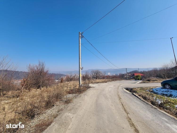 Teren de 9100 mp, în Central