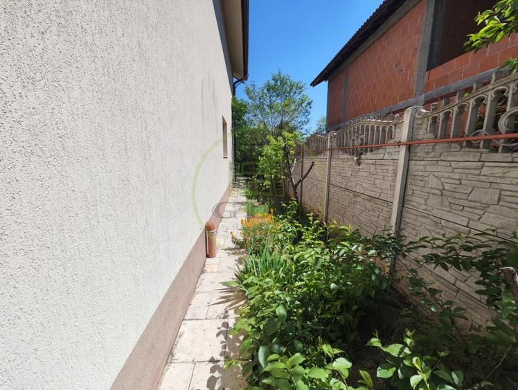 Casă individuală cu 5 camere cu Teren 390 Mp în Bariera Vâlcii