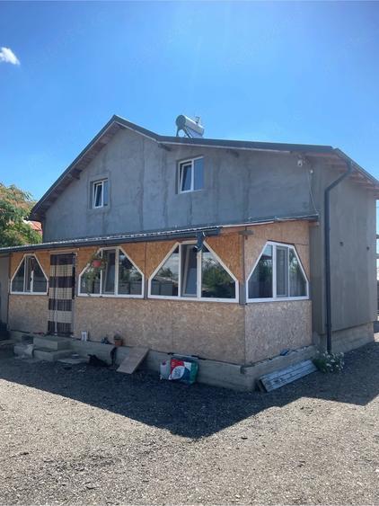 Casă cu Teren 1800 Mp în Finta