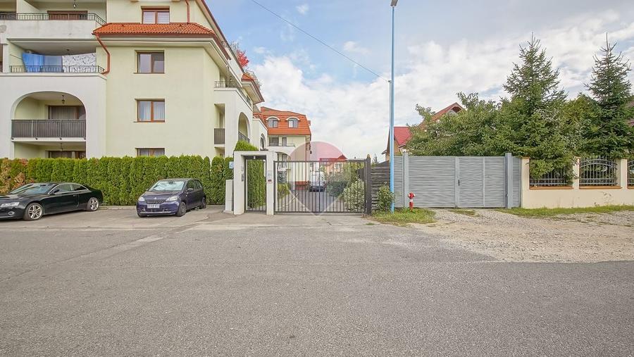 Apartament cu 2 camere decomandat în Tractorul