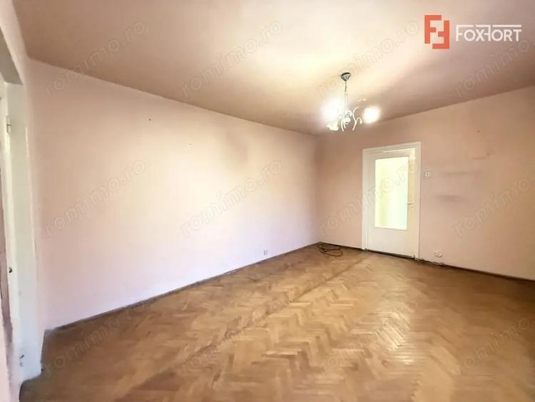 Apartament cu 2 camere semidecomandat în Cetății