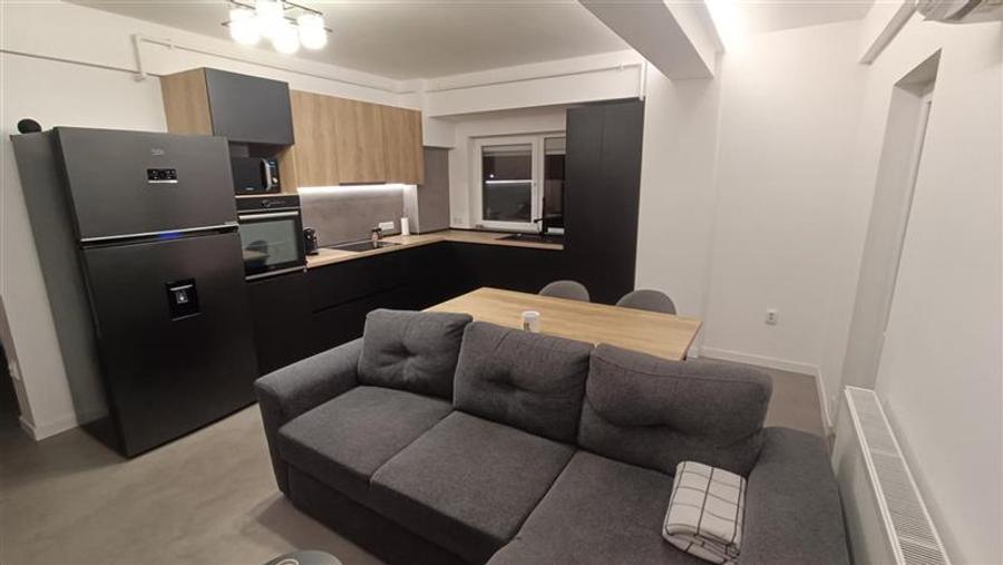Apartament cu 3 camere circular, mobilat în Florești — fotografia 3