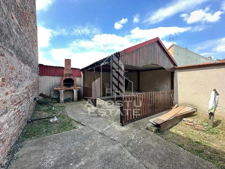 Casă cu 4 camere în Central