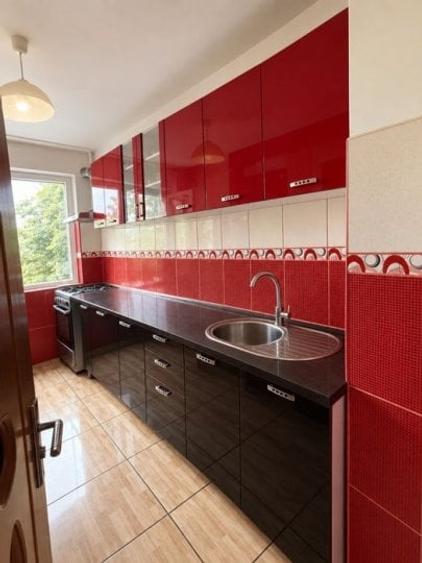 Apartament cu 2 camere decomandat în Titan
