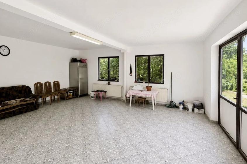 Casă cu Teren 3000 Mp în Giroc