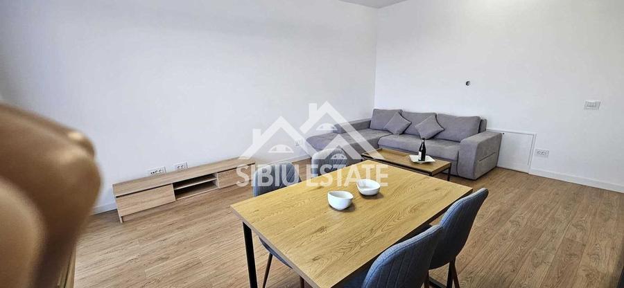 Apartament cu 3 camere decomandat, mobilat în Vest