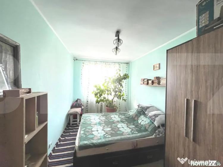 Apartament cu 4 camere semidecomandat în Central