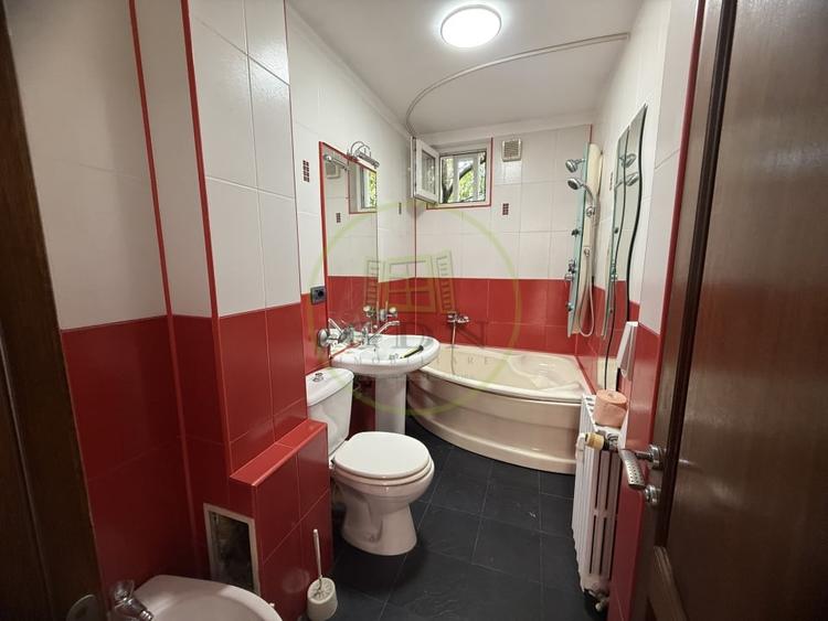 Apartament cu 2 camere decomandat în Calea București