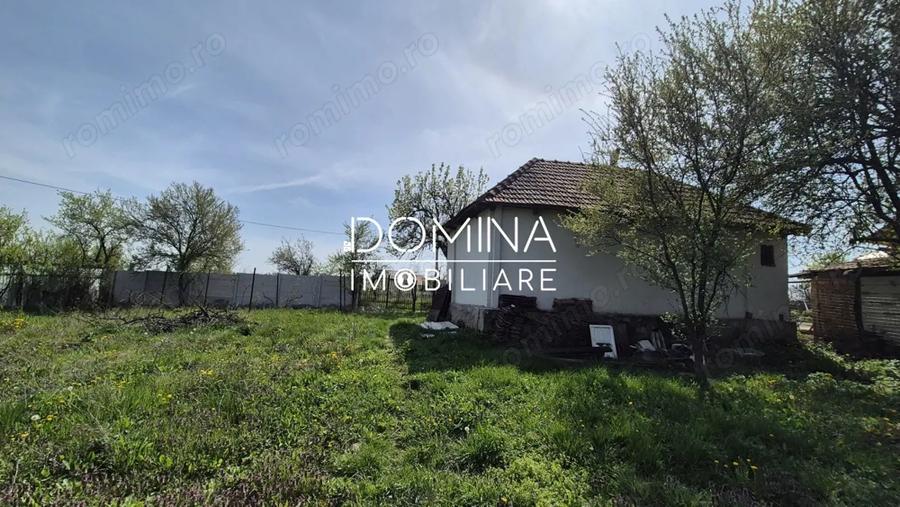 Casă cu 2 camere cu Teren 969 Mp în Telești