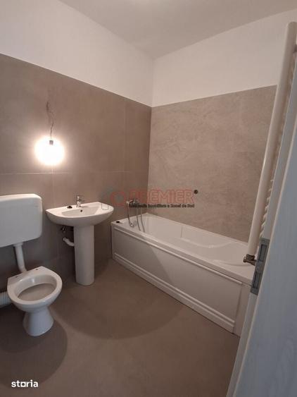 Apartament cu 3 camere decomandat în Berceni