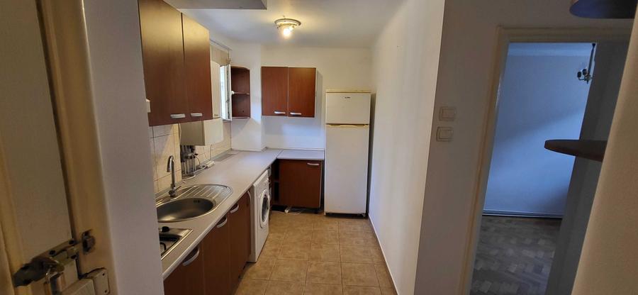 Apartament cu 3 camere semidecomandat în Ultracentral